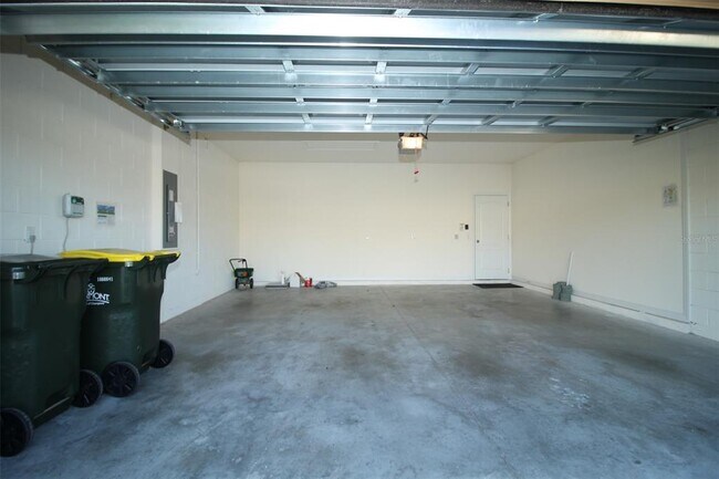 Building Photo - 1050 Nathan Ridge Rd