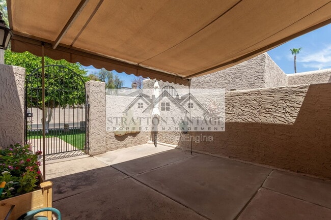 Building Photo - 3345 E University Dr