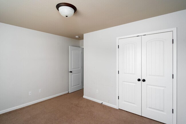 Building Photo - 5803 Abercorn Dr