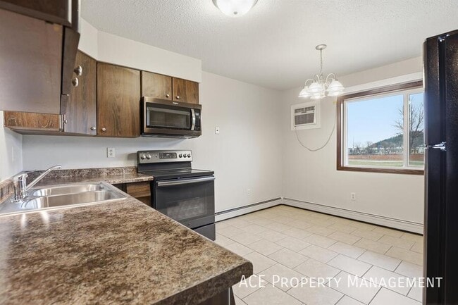 Building Photo - 733 Dakota Dr