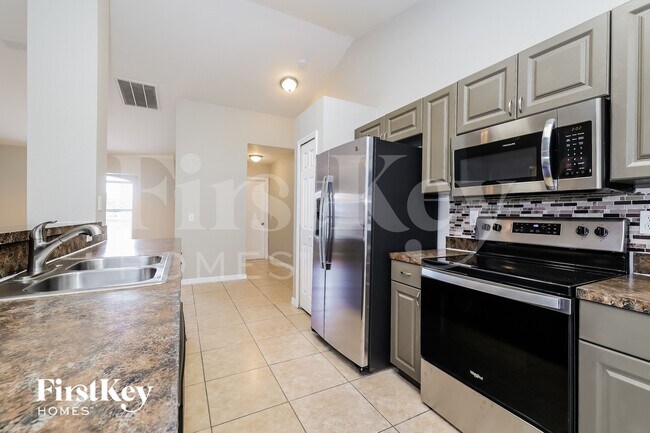 Building Photo - 612 Camel Ln