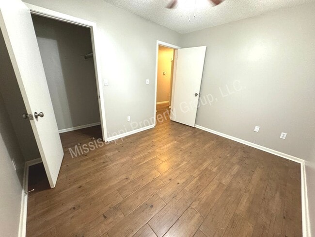 Building Photo - 3BR/2BA Home