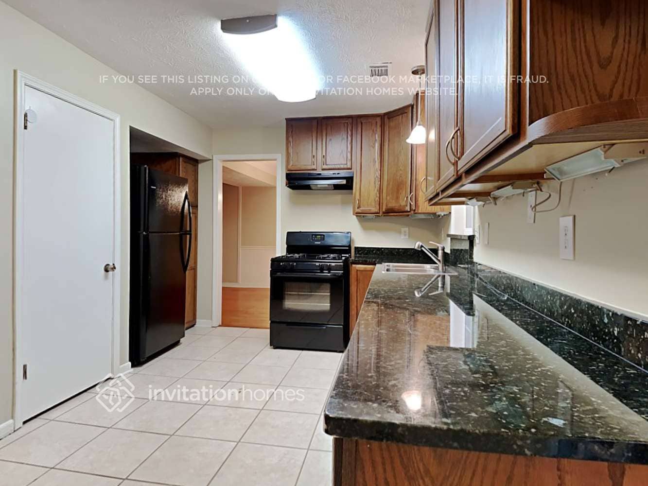 Building Photo - 5045 Cherokee Ct
