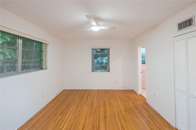 Building Photo - 5600 San Vicente St