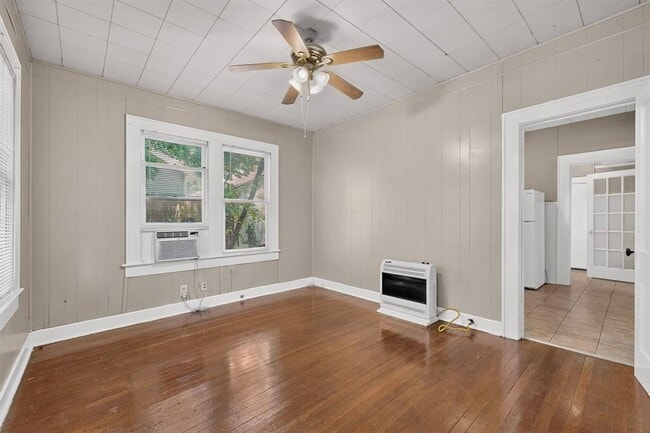 Building Photo - 4211 Avenue B
