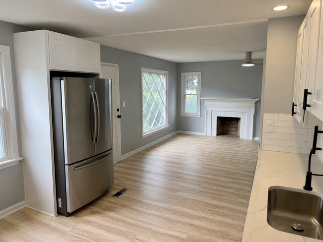 Building Photo - Spacious 3-Bedroom South Euclid Home with Attached Garage