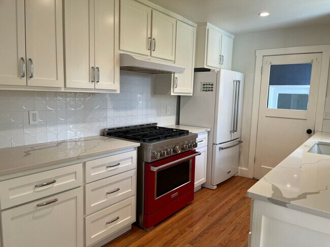 Building Photo - Charming Winters Home