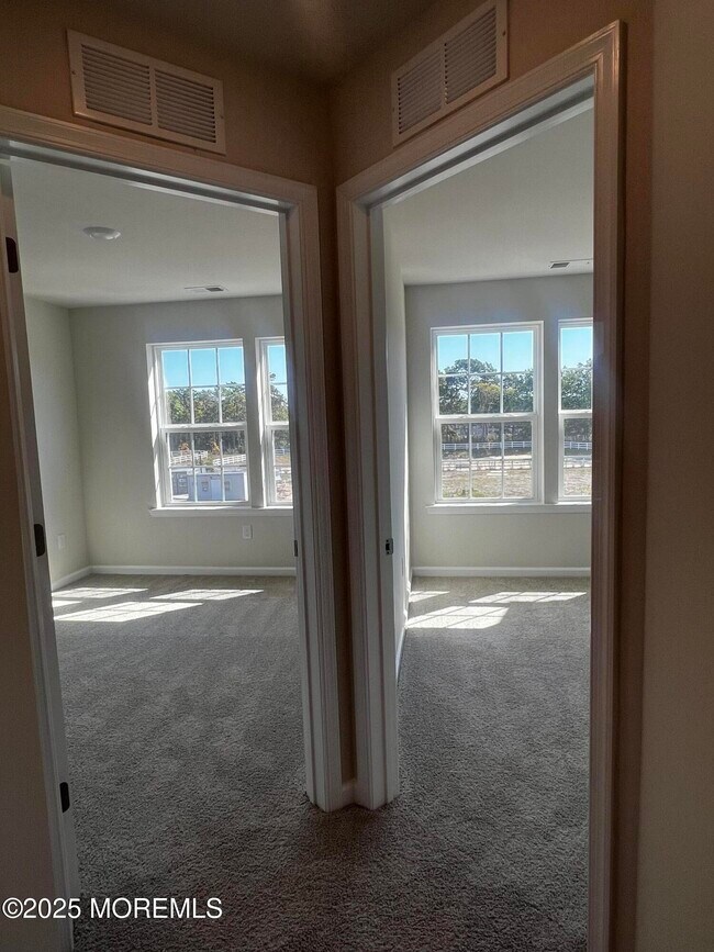 Building Photo - 10 Baybreeze Dr