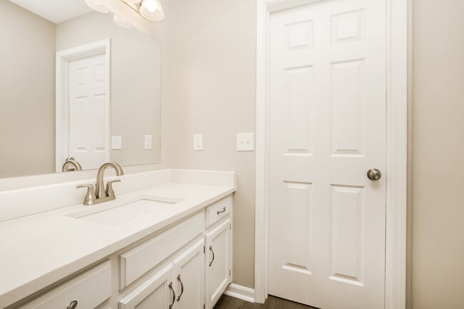 Building Photo - 1007 Lassiter Dr