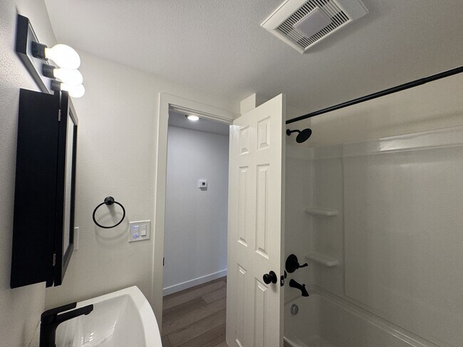 Building Photo - 8950 SW 69th Ave