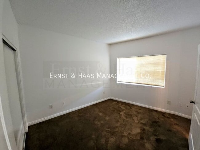 Building Photo - 6673 N Hammond Ave