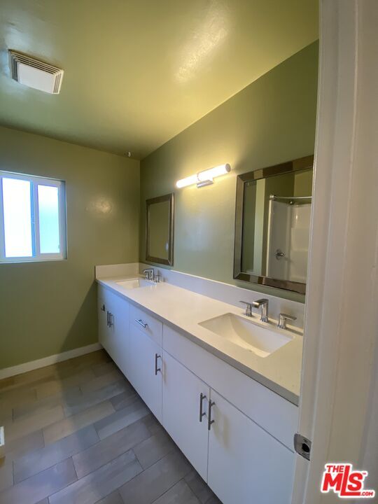 Building Photo - 3332 Helms Ave