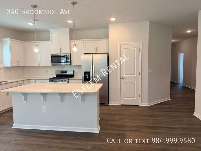 Building Photo - 340 Broomside Ave