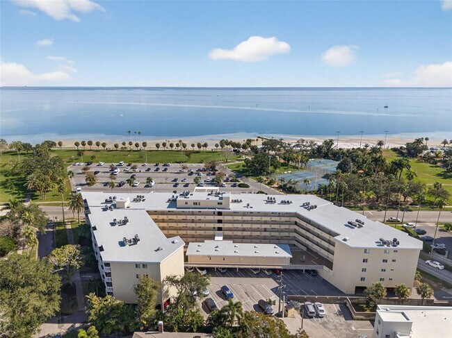 Building Photo - 1200 N Shore Dr NE