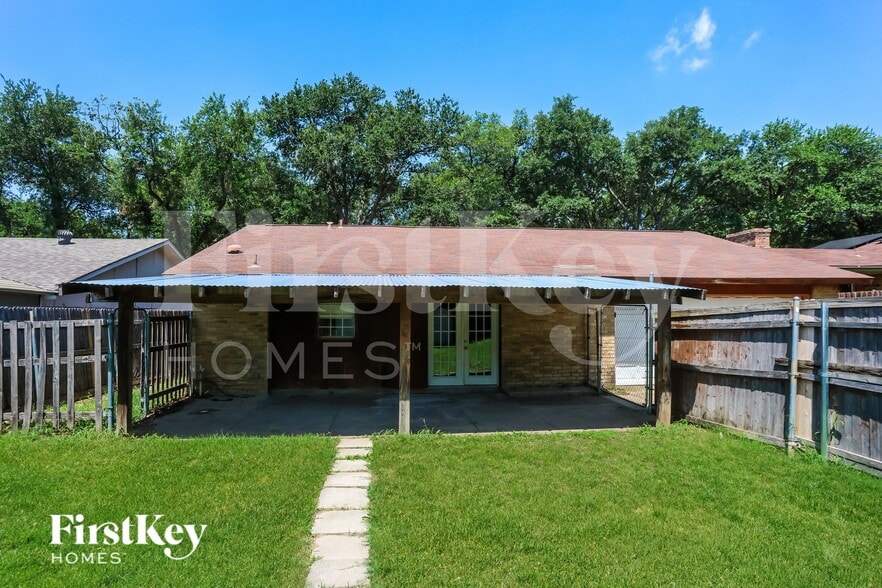Building Photo - 6418 Briarknoll Dr