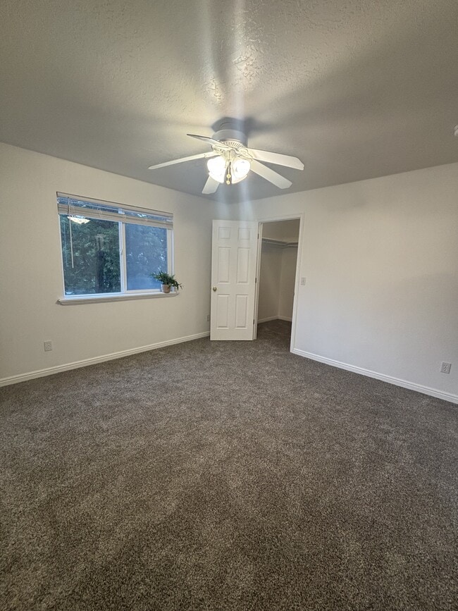 Building Photo - 8083 N Ridge Loop E