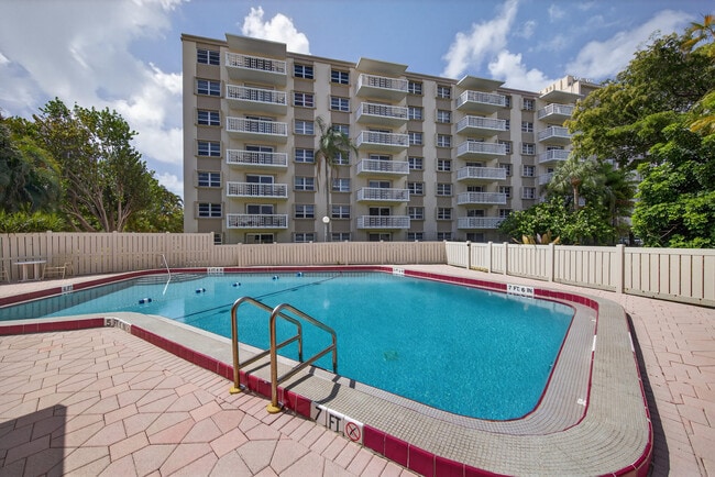 Building Photo - 1831 NE 38th St