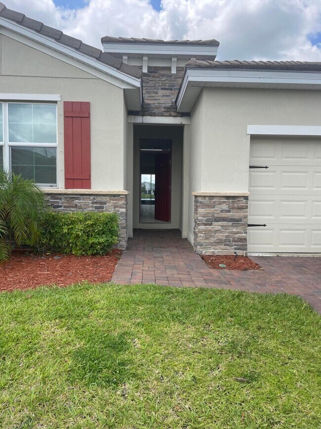 Building Photo - 12432 Arabella Dr