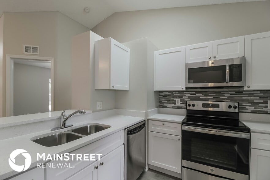 Building Photo - 6145 Banyan St