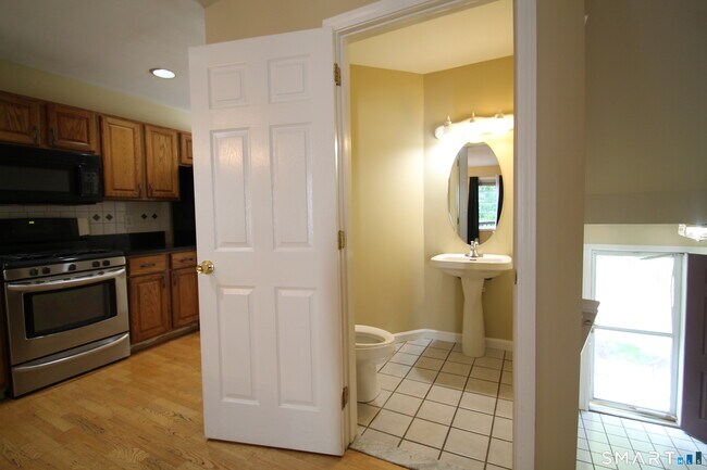 Building Photo - 8005 Heartwood Ln