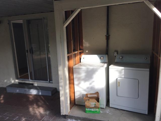 Laundry area from back porch - 3037 Evelyn Ave