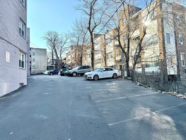 Building Photo - 16 Vinal St