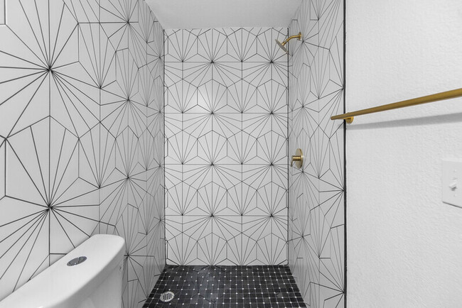 Building Photo - 6220 W Ohio Ave