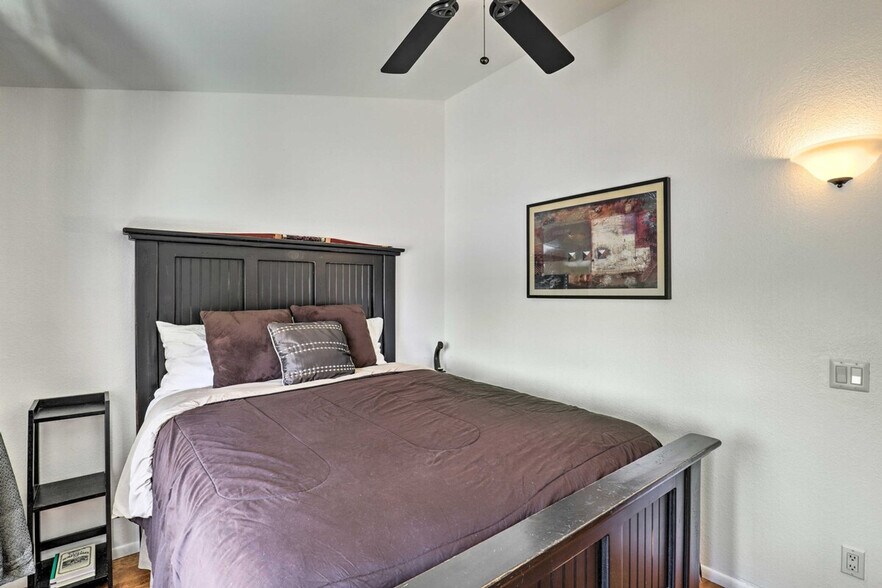 Building Photo - 4859 S Lincoln Ridge Dr