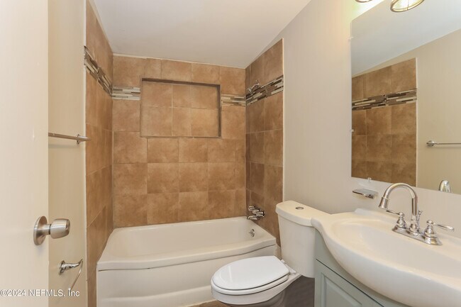 Building Photo - 4653 Haldis Ave