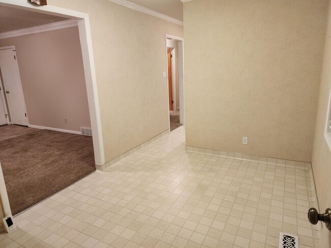 Building Photo - 5065 S 300 W