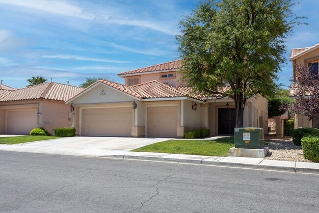 Building Photo - 809 Royal Birch Ln