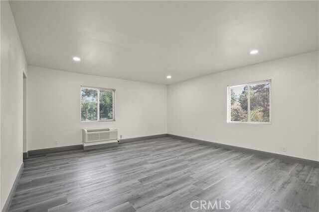 Building Photo - 14335 Hamlin St