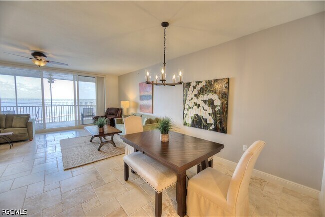 Building Photo - 2090 W First St