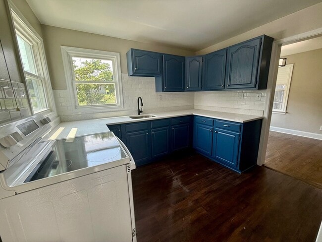 Building Photo - Large 3 bedroom / 2 bath house in Annapolis