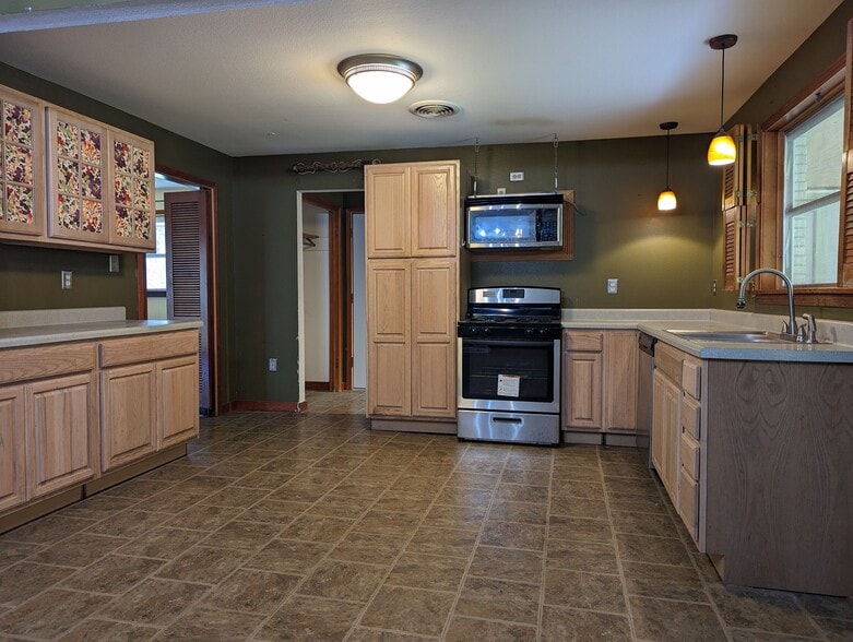 Building Photo - 917 Fremaux Ave