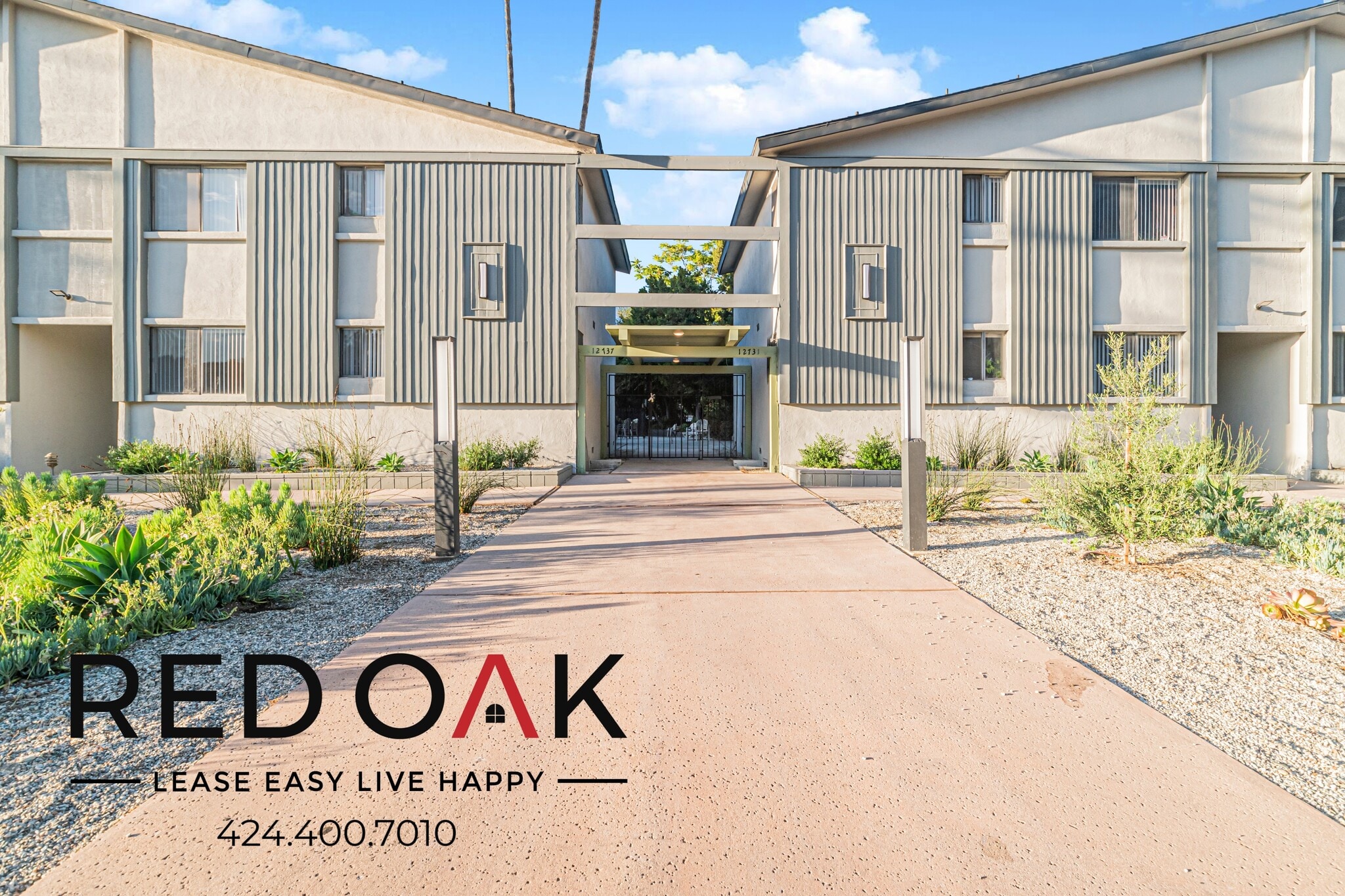 Building Photo - 12737 Moorpark St