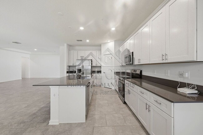 Building Photo - 3048 Country Side Dr