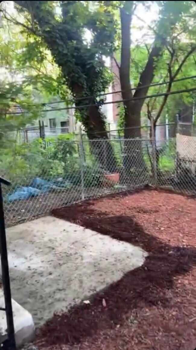 Building Photo - 5953 Chester Ave