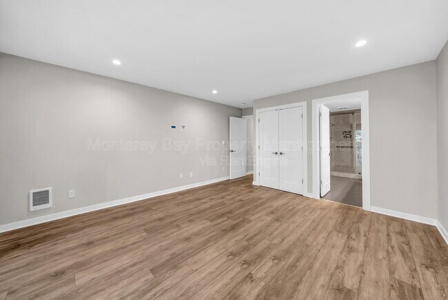 Building Photo - 250 Forest Ridge Rd