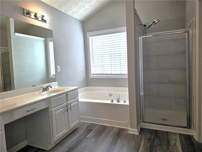 Building Photo - 819 Clairidge Elm Trail SW