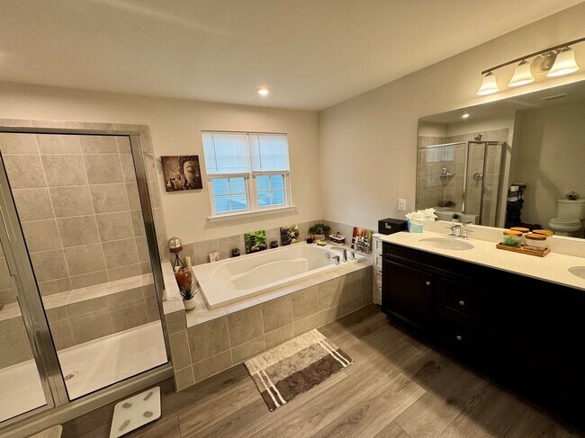 Building Photo - 203 Braeburn Dr