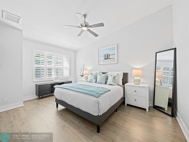 Building Photo - 1705 E Las Olas Blvd