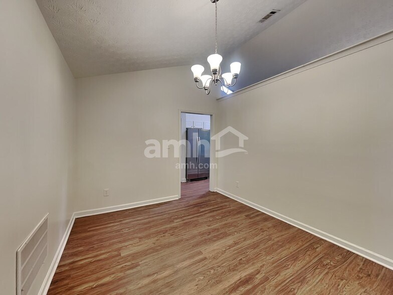 Building Photo - 162 Brook Lea Cove