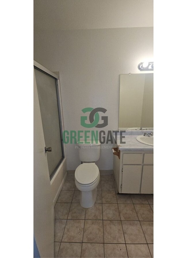 Building Photo - 3 BEDROOM 2 BATH HOME MOVE IN READY IN North MODESTO!