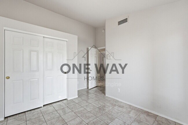 Building Photo - 819 E Cindy St