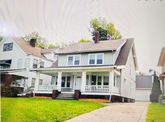 Primary Photo - 3230 Euclid Heights Blvd