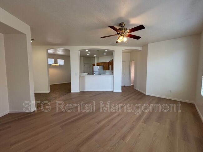 Building Photo - 3753 E Canyon Crest Ave