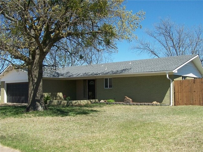 Primary Photo - 10 Sequoyah Blvd