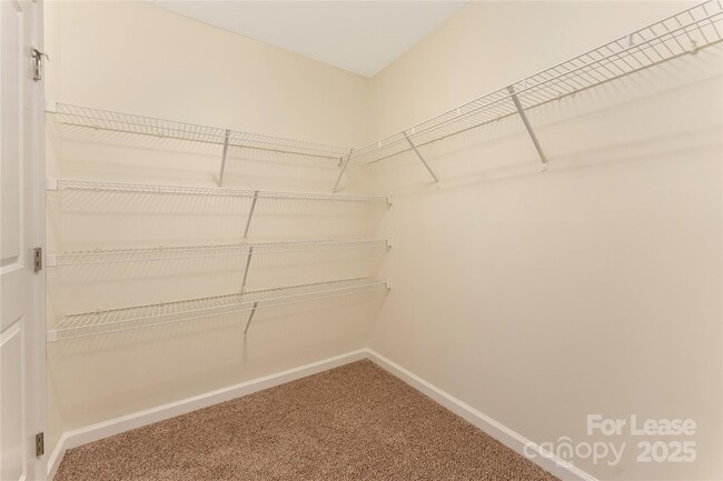 Building Photo - 1818 Fleetwood Dr