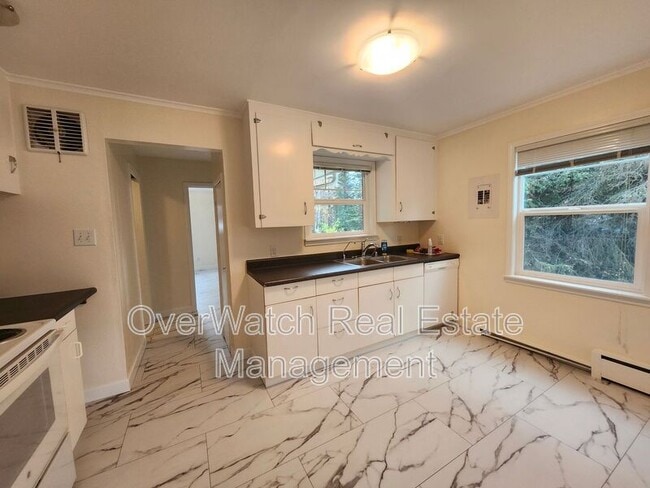 Building Photo - 7727 Jewel Lake Rd